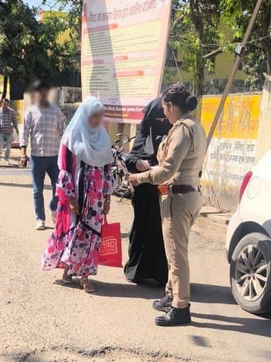 #SSP @moradabadpolice के निर्देशन में महिला थाना पुलिस द्वारा #MissionShakti5 अभियान फेज-5 के तहत थाना क्षेत्रा0 भ्रमणशी...