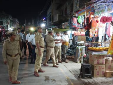 #SP_Shravasti श्री राहुल भाटी के निर्देशन में शांति एवं कानून व्यवस्था बनाए रखने हेतु थाना को0 भिनगा पुलिस द्वारा कस्बा ...