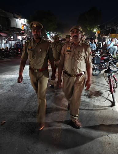 #spdeoria के निर्देशन में जनपद में शांति एवं कानून व्यवस्था को सुदृढ़ करने व आमजन की सुरक्षा के दृष्टिगत #थाना_बघौचघाट प...