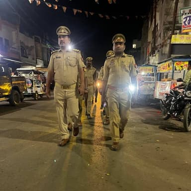 #MaharajganjPolice
#SP_Mrj के निर्देशन में जनपद में शांति एवं कानून व्यवस्था सुदृढ़ बनाए रखने हेतु थाना #फरेंदा पुलिस द...