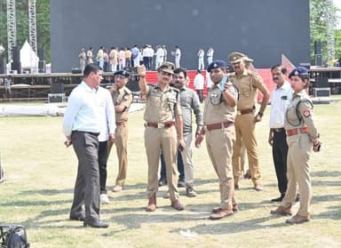 #CP_VNS @mhtagarwal द्वारा माननीय मुख्यमंत्री उ0प्र0 के वाराणसी आगमन/भ्रमण/अवस्थान कार्यक्रम के दृष्टिगत कार्यक्रम स्थल ...