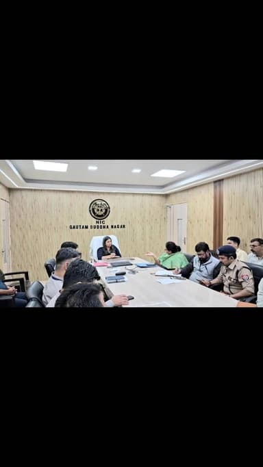 Noida जिलाधिकारी की अध्यक्षता में गैस कंपनियों के प्रतिनिधियों की बैठक संपन्न #uttarpradesh #uppolice #noida #news #Grea...