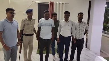 12 हजार घूस लेते प्रखंड आपूर्ति पदाधिकारी और डीलर गिरफ्तार।
बिहार निगरानी अन्वेषण ब्यूरो की टीम ने बेगूसराय में बड़ी का...