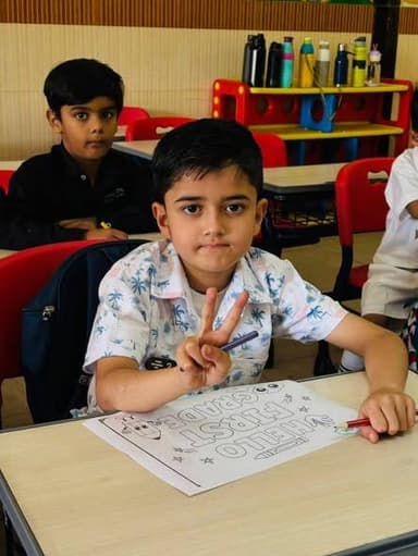 हमारे परिवार के बड़े पोते सिवान भट्ट का आज दिल्ली पब्लिक स्कूल में पहली क्लास में एडमिशन हुआ है आप सभी उसे आशीर्वाद दे क...