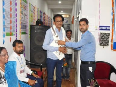 रोहतास जिले के बंजारी में डालमिया भारत फाउंडेशन के तत्वावधान में संचालित डालमिया इंस्टीट्यूट ऑफ नॉलेज एंड स्किल हार्नेसि...