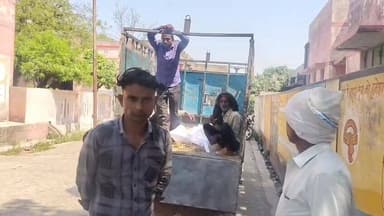 चित्रकूट सरधुवा के बड़हर के पास बाइक की टक्कर से बाइक सवार युवक की मौत परिजनों ने बड़हर निवासी 3 युवकों पर दुर्घटना करन...