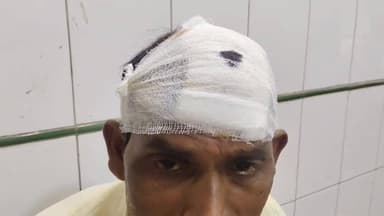 चित्रकूट कर्वी के भरतपुरी मोहल्ले में कर्ज लिए पैसे वापस करने के बाद ब्याज के पैसे की मांग कर दबंग ने व्यक्ति के सिर पर ...