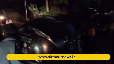 मोबाइल छीनकर भाग रहे 2 युवकों को स्थानीय लोगो ने किया पुलिस के हवाले
तारुवाला की शिवा कालोनी के मुख्य सड़क मार्ग का है म...