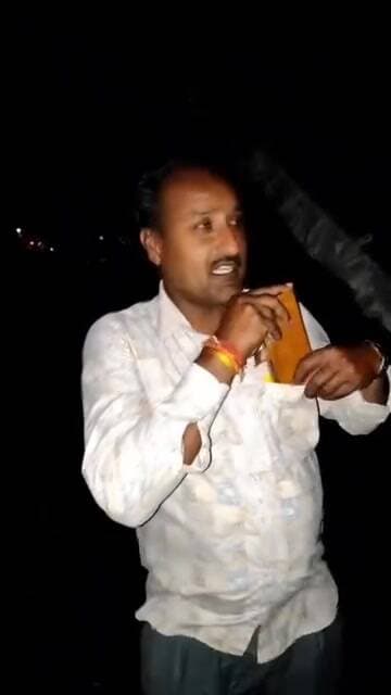 यह वीडियो अफीम तोल केंद्र सीतामऊ का है
लावरी गांव के दो व्यक्ति के पाइप गिरने से चोट आ गई
वायरल वीडियो अभी का ताजा