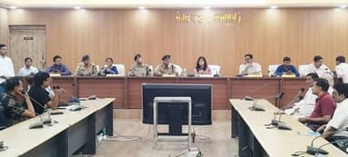 रोहतास जिले में पेट्रोलियम पदार्थों की सुचारू आपूर्ति सुनिश्चित करने एवं कालाबाजारी पर प्रभावी नियंत्रण हेतु आज दिनांक 0...