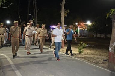 आज दिनांक 02.04.2026 को पुलिस अधीक्षक महराजगंज श्री शक्ति मोहन अवस्थी द्वारा पुलिस लाइन का औचक निरीक्षण किया गया। निरीक्...