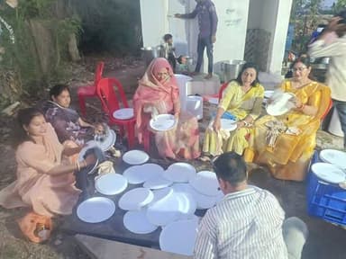 *हनुमान प्रकटोत्सव पर सेवा का भाव: अध्यक्ष कविता नरेंद्र यादव ने भंडारा परिसर में किया श्रमदान*
🙏🙏🙏🙏🙏🙏
*हजारों श्रद्धालु...