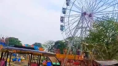 #बदायूं
⏩ वजीरगंज मंगला माता मेले में बड़े झूले लगे
⏩ झूलों के ऊपर से हाई-टेंशन लाइन गुजर रही
⏩ श्रद्धालुओं और बच्चों ...