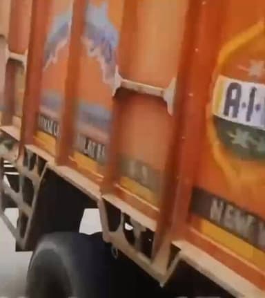 ऊधम सिंह नगर जनपद में उत्तराखंड परिवहन की बस पर बाईक सवार युवकों ने किया पथराव!!
बस पर हुई पथराव की घटना से बस मे सवार ...