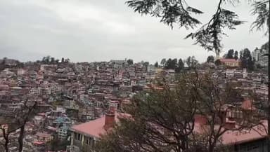 हिमाचल में ओलावृष्टि और तूफान का ऑरेंज अलर्ट, ऊंचे पहाड़ों पर बर्फबारी, निचले इलाकों में तेज बारिश