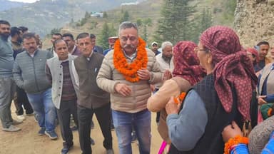 जुब्बल लाइव: शिक्षा मंत्री रोहित ठाकुर पहुंचें जुब्बल क्षेत्र के कायना गांव क्षेत्र के लोगों के द्वारा किया गया स्वागत द...