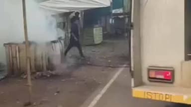 मंडला: लोक सेवा कार्यालय के सामने चाय की टापरी में लगी आग, कारण अज्ञात, मौके पर पहुंचा दमकल विभाग