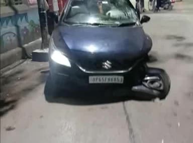 भेलूपुर थाना क्षेत्र के दुर्गाकुंड मानस मंदिर के पास दुर्घटना में बोलेनो वाहन हुआ क्षतिग्रस्त