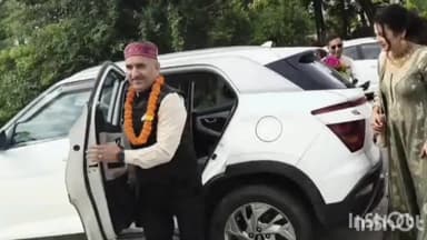 जवाली: पंजाब सरकार के लेबर मंत्रालय से निदेशक पद से रिटायर हुए दिलवर सिंह हीरा का गांव में जोरदार स्वागत