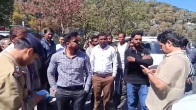 एसडीएम #नैनीताल ने दिखाया जिकरा। भाजपा विधायक के बेटे का कर दिया चालान ,गाड़ी को करा सीज। सीजन में ऐसे कई और नवाब जादे ...