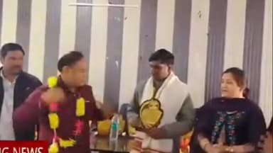 पोखरी: पोखरी ब्लॉक सभागार में बद्रीनाथ विधायक लखपत बुटोला ने नगर पंचायत अध्यक्ष सोहनलाल और सभासदों को किया सम्मानित