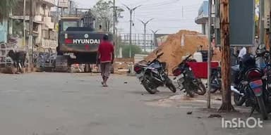 सोहागपुर: सीवर लाइन निर्माण के चलते जयस्तंभ चौक के पास दूसरे दिन भी मार्ग वन वे किया गया