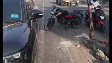 गोविंदपुर: गोविंदपुर के जीटी रोड पर भीषण सड़क हादसा, कई घायल, अस्पताल में इलाज जारी