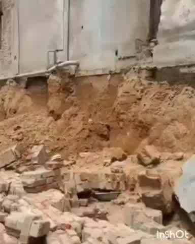 देेेवरिया: देवरिया शहर के नगर पालिका रोड पर निर्माणाधीन भवन की पुरानी दीवार गिरी, 2 मजदूरों की हुई मौत, 3 मजदूर घायल