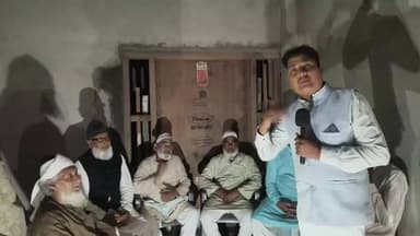 हाजी मुमताज लगातार बनारस से लोहरदगा आ रहे थे। इसी दौरान वे लोहरदगा के लोगों से मिलने पहुंचे। आखिर क्या है इसके पीछे की व...