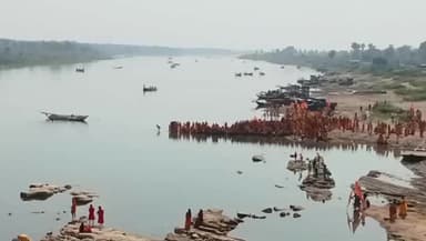 पूर्वी टुंडी: पंडुआ में भव्य कलश यात्रा के साथ हनुमंत महायज्ञ शुरू, गूंजे जयकारे