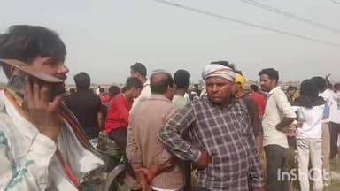 बिधूना: ऐरवाकटरा क्षेत्र के दिलालपुर गांव में गेहूं की फसल में लगी आग, मचा हड़कंप