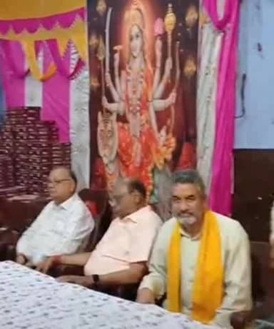 खुर्जा: खुर्जा में चैत्र नवरात्रि महोत्सव का समापन, 15 दिवसीय धार्मिक आयोजन में सहयोगियों का हुआ सम्मान