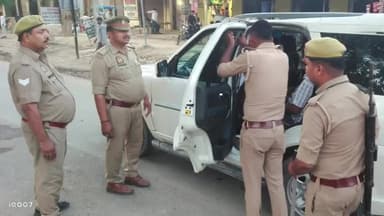 मंझनपुर: कौशाम्बी में पुलिस का सख्त चेकिंग अभियान, बिना हेलमेट और नियम तोड़ने वालों पर तेज की गई कार्रवाई