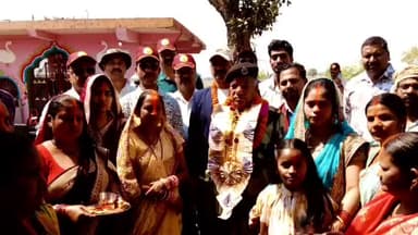 इचाक: सेवानिवृत्त बीएसएफ जवान का गांव में भव्य स्वागत किया गया