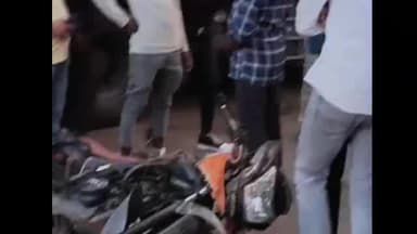 सिमरिया: मुरवे स्टेडियम के पास तेज रफ्तार हाईवा ने बाइक सवार को रौंदा, एक की मौत, एक गंभीर