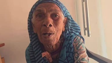 झांसी: सौहार्द की मिसाल, 100 वर्षीय गुलों अम्मा की मदद की प्रेमनगर थाना प्रभारी तुलसीराम पांडे ने, बेटे की प्रताड़ना से थीं आहत