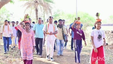 लोहंडीगुडा: कांग्रेस के मिशन गांव चलो अभियान के तहत पीसीसी चीफ दीपक बैज ने लोहण्डीगुड़ा के विभिन्न गांवों का किया भ्रमण