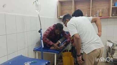 बिंदकी: जवाहरपुर गांव में घर के अंदर युवक को सांप ने काटा, गंभीर हालत में सामुदायिक स्वास्थ्य केंद्र में भर्ती कराया गया