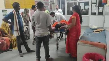 कोरांव: बैठकवा में अनियंत्रित होकर पेड़ से टकराई बाइक, दो सवार गंभीर रूप से घायल, जिला अस्पताल किया गया रेफर