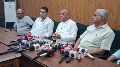 जदयू के विधायक सरयू राय ने जिला परिषदन में सोनारडीह भू धंसान मामले में किया प्रेसवार्ता, असम चुनाव को लेकर झामुमो और कां...