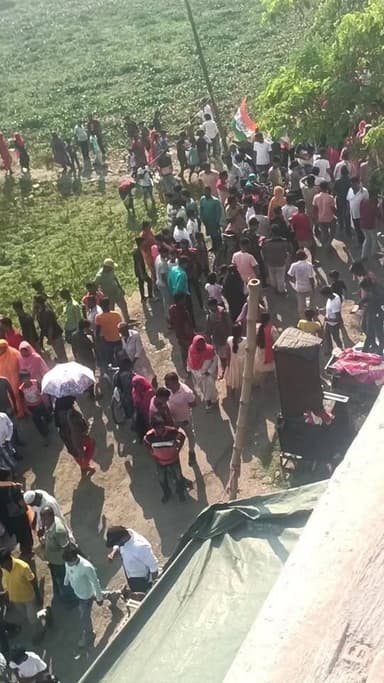 অভিনেতা দেব আসার উৎসাহ ফ্যানেদের দত্তপুকুরে