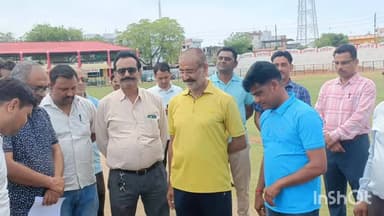 नौगांव: नौगांव में जिला स्तरीय क्रिकेट प्रतियोगिता आयोजित, खेलकूद को स्वास्थ्य के लिए बताया ज़रूरी