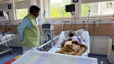 गढ़वा: गढ़वा: पूर्व भाजयुमो जिलाध्यक्ष रितेश चौबे की बिगड़ी तबियत, अस्पताल में भर्ती; विधायक ने लिया हालचाल