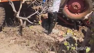 बमोरी: अमरोद नोनेरा रोड पुलिया पर ट्रैक्टर पलटा, एक की मौत, एक घायल