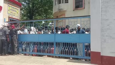 साहिबगंज: सीओ की निगरानी में उपभोक्ताओं के बीच शांतिपूर्ण ढंग से गैस वितरण