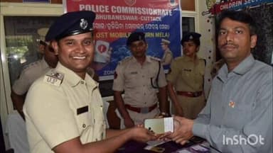 କଟକ ସଦର: କଟକ କମିସନରେଟ ପୁଲିସ ପକ୍ଷରୁ ସହରରେ ମୋବାଇଲ ଫେରସ୍ତ ମେଳା