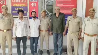 हसनपुर: हसनपुर थाना पुलिस ने गैंगस्टर एक्ट के आरोपी सहित तीन वारंटियों को किया गिरफ्तार