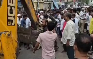 హిమాయత్ నగర్: మోండా మార్కెట్లో ఉద్రిక్త వాతావరణం వెనుదిరిగిన GHMC సిబ్బంది