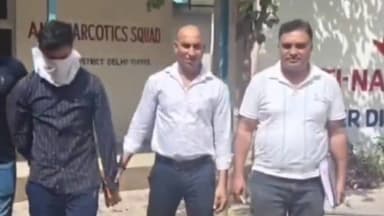 रोहिणी: एंटी-नारकोटिक्स टीम की बड़ी कार्रवाई, भारी मात्रा में नशीले पदार्थ और 60 बोतल कफ सिरप के साथ आरोपी गिरफ्तार