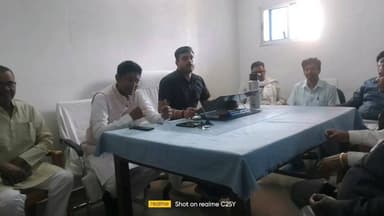 एकंगरसराय: @#आपदा से प्रभावित ग्रामीणों के बीच विधायक के द्वारा चेक के माध्यम से सहायता राशि दी गई